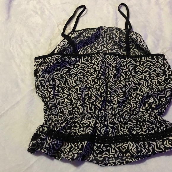 Top - Picture 2 of 4